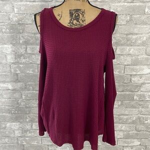 LoveMarks Cold Shoulder Thermal Top